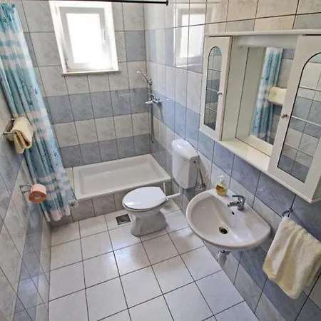 Radojkovi - Comfort Two Bedroom With Terrace And Sea View A2